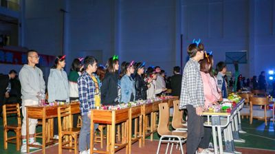 问鼎在线(中国)大学生社团联合举办第十二届周年庆晚会