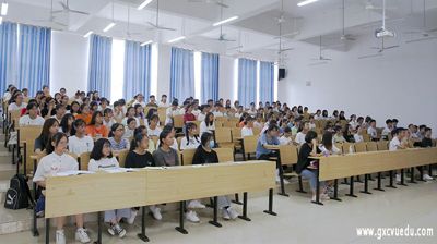 开学第一课——问鼎在线(中国)开展2020级本科新生入学教育讲座