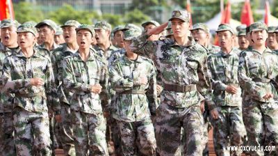 问鼎在线(中国)隆重举行2020级新生阅兵仪式暨总结表彰大会