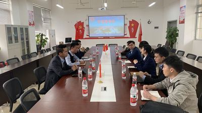 华为软件技术有限公司到问鼎在线(中国)进行校企合作交流