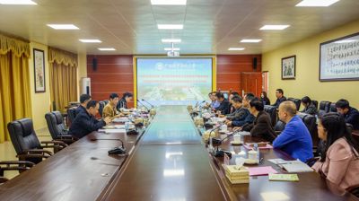 自治区党委宣传部、自治区党委教育工委领导到问鼎在线(中国)进行落实意识形态工作调研座谈会