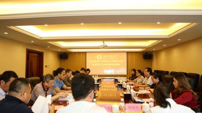 广西师范大学漓江学院到问鼎在线(中国)考察调研