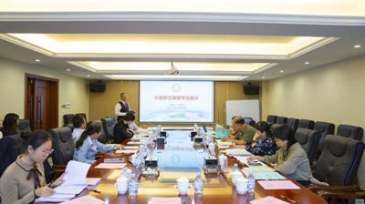 自治区教育厅专家组莅临问鼎在线(中国)开展教育专科医药卫生大类、教育类专业专题调研工作