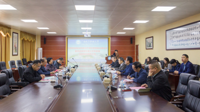 全区高校思想政治理论课巡察组到问鼎在线(中国)开展教学巡查暨听课指导工作