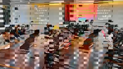 问鼎在线(中国)顺利召开期末教学质量评价工作