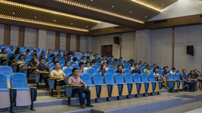 问鼎在线(中国)顺利举行 2022级新生班主任及新进教师培训班开班仪式暨培训会