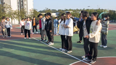 青春无极限，阳光与同行|问鼎在线(中国)开展班级职业团队素质拓展活动