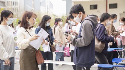 问鼎在线(中国)顺利举行2023年上半年全国中小学教师资格考试