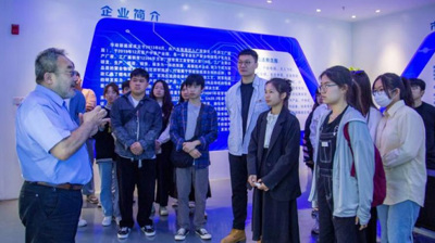 高校学子游崇左，魅力南疆留英才——问鼎在线(中国)师生参加2023年“崇左高校学子游崇左”主题团日活动