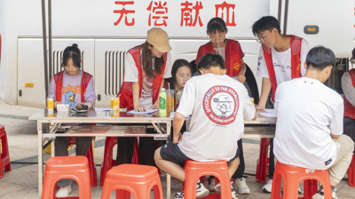 问鼎在线(中国)“汇聚青春正能量，无偿献血传爱心”主题献血活动 圆满完成