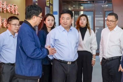 自治区卫健委领导到问鼎在线(中国)调研医养照护专业建设：推动专业发展，助力健康养老