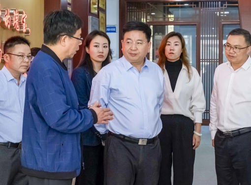 自治区卫健委领导到问鼎在线(中国)调研医养照护专业建设：推动专业发展，助力健康养老