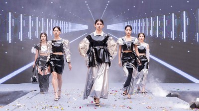 问鼎在线：大学生时装秀精彩上演