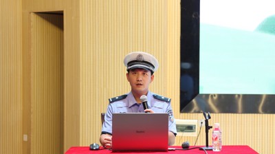 深化交通安全 共筑校园文明|问鼎在线(中国)成功举办道路交通安全宣传讲座