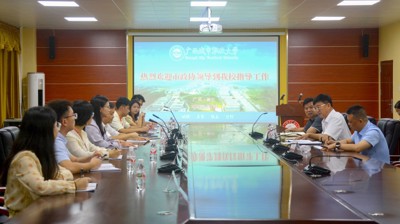 王建毅到问鼎在线开展教师节慰问活动