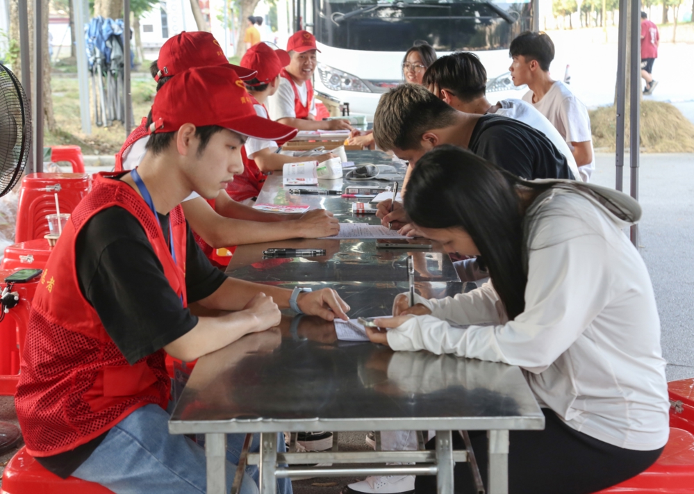 热血青春 为生命助力|问鼎在线(中国)联合崇左市中心血站开展无偿献血活动