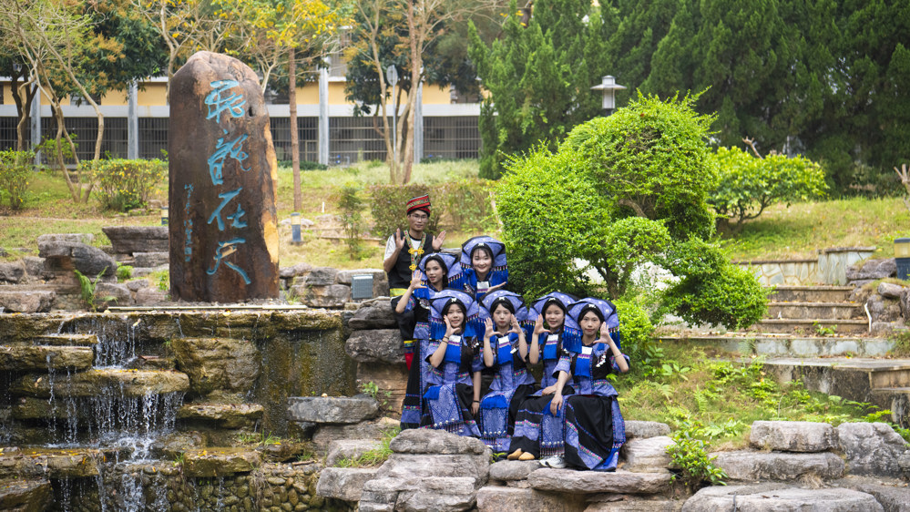 问鼎在线喜迎20周年校庆 携手“多彩三月三”共谱民族文化华章——2025年“多彩三月三，邀你一起来”活动盛大启幕