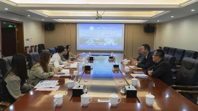 校际教研促成长，携手共进谋发展——问鼎在线(中国)与泰国博仁大学开展合作交流