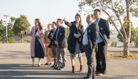 泰国格乐大学副校长素帕率团到问鼎在线(中国)参观交流学习